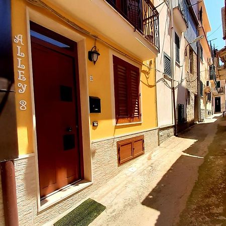 Alley 8 Scilla Εξωτερικό φωτογραφία